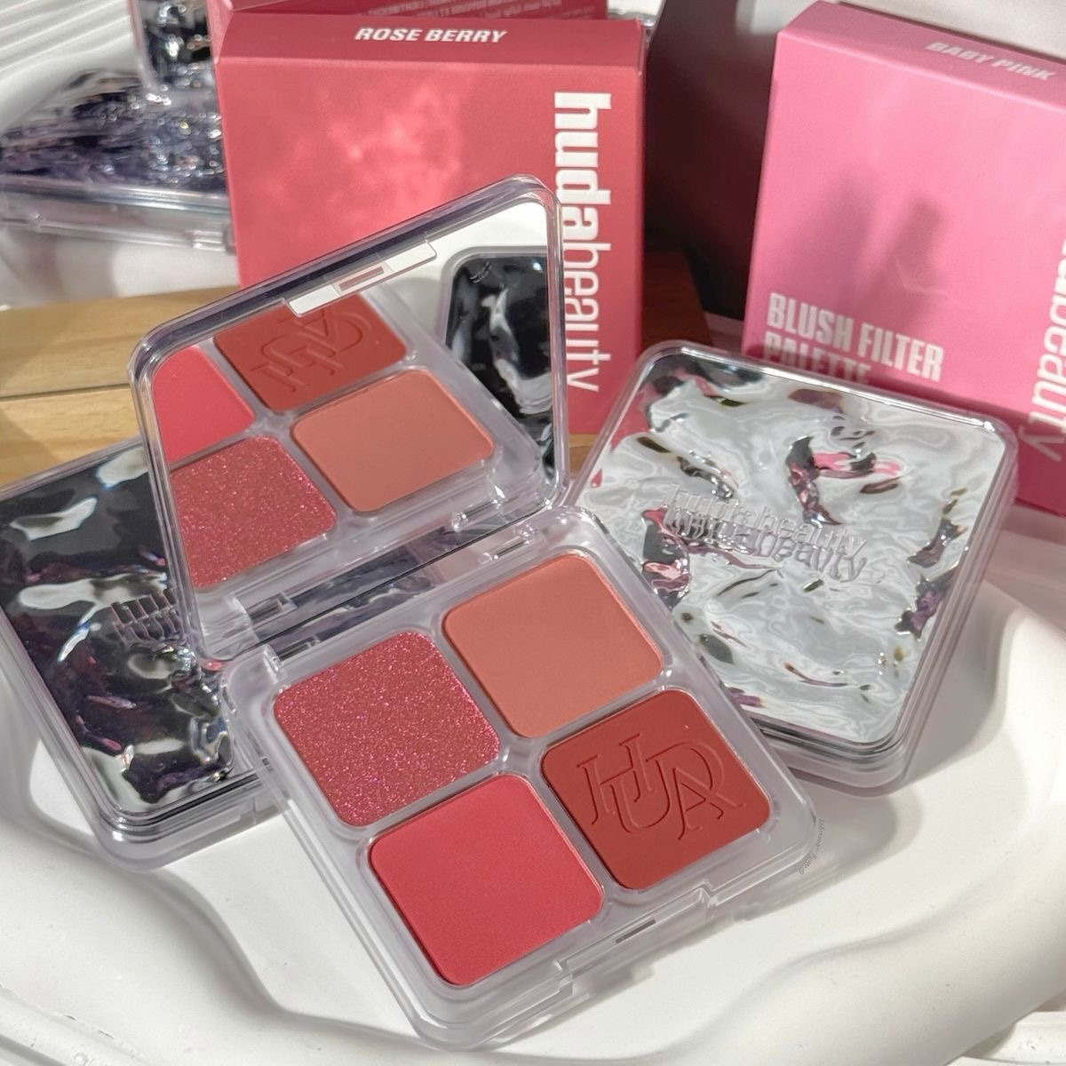 Huda Bueaty Matte Blush & Brus - Huda Beauty Makeup Kit ulasan dan harga